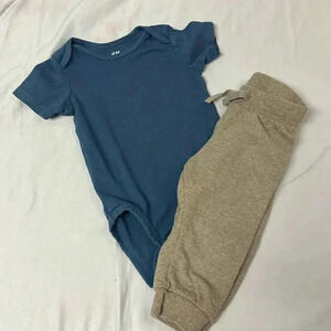 H&M - 2 piece outfit made from organic cotton. Size 12 months